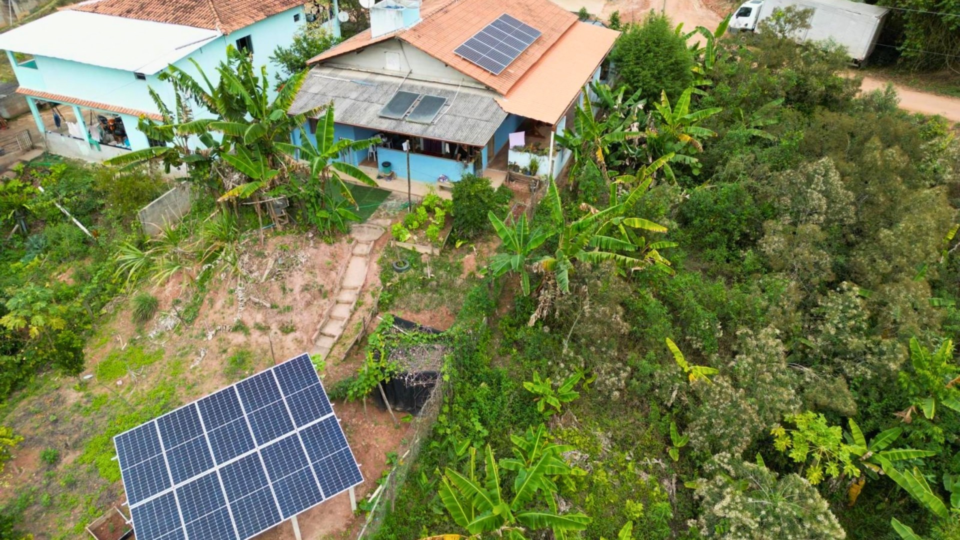 Residencial e Agronegócio- Ponto Alto - Domingos Martins-ES 16 módulos  Potência 7,28 Kwp  Economia anual R$ 8.820,00